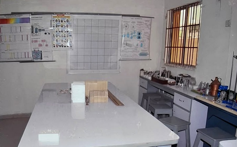 Soleil High School Physics Laboratory